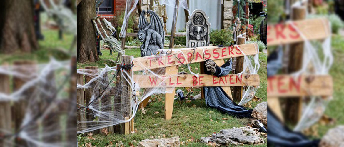 Ghoulishly Good Fun Outdoor Halloween Party Ideas(00)